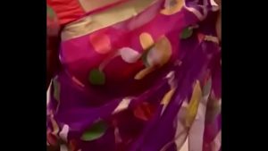 Girlfriend exposing in Sari